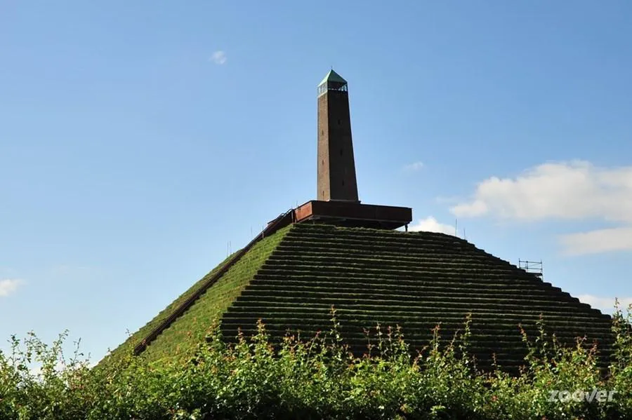 Pyramide-van-Austerlitz